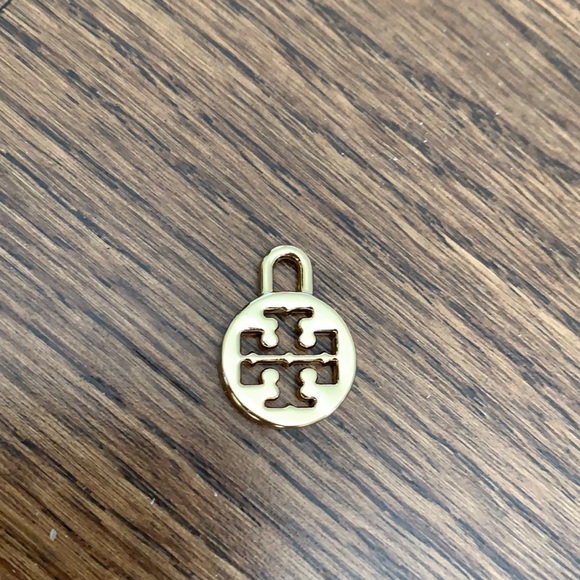 Tory Burch Logo Pendent - Picture 2 of 7